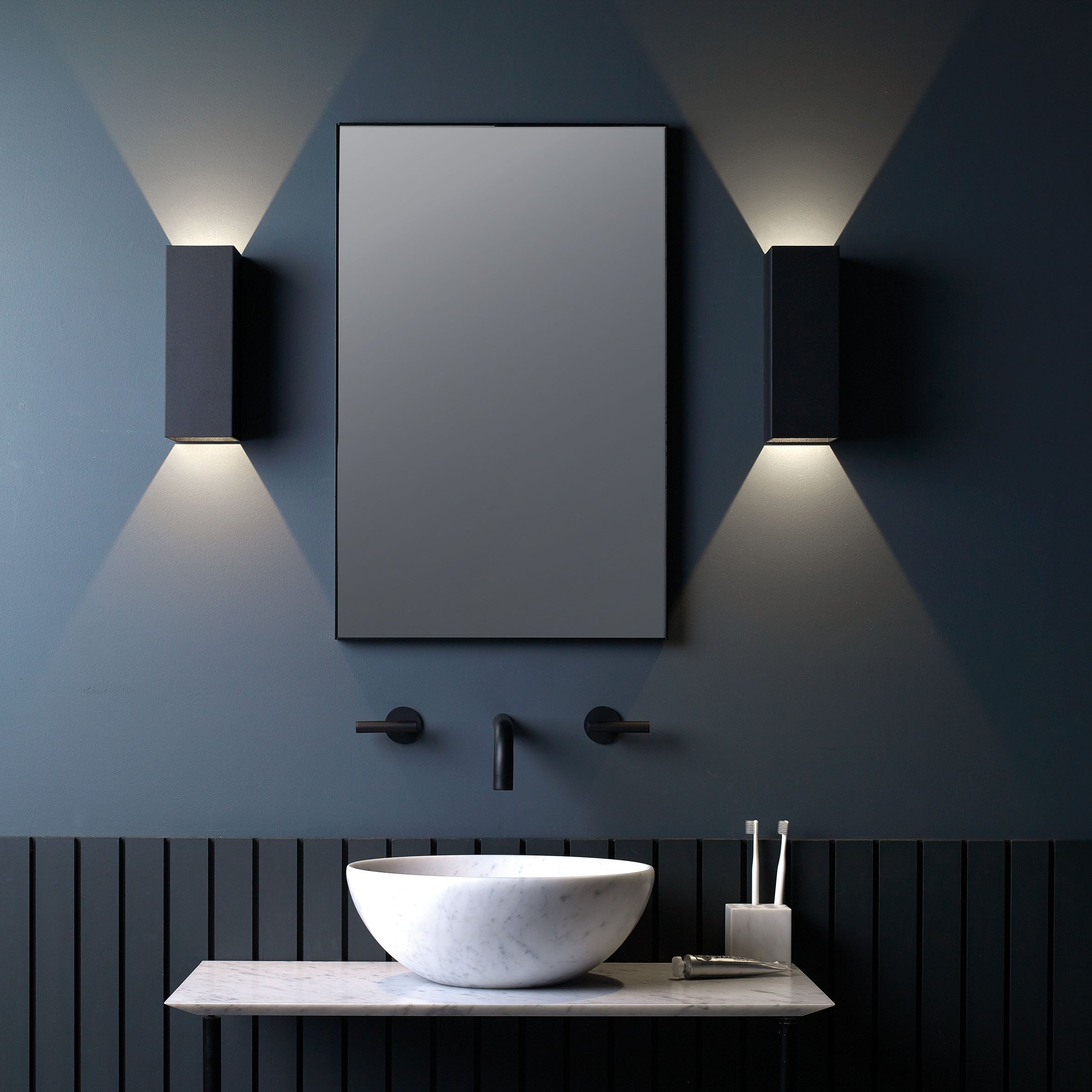 Miroir De Salle De Bain LED Sur Mesure Oslo - Éclairage Moderne, Fixation Murale, Personnalisable