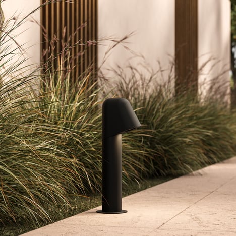 Mast Bollard 400 (1317023) in Textured Black - Insitu Image 4