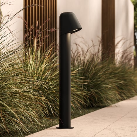Mast Bollard 700 (1317025) in Textured Black - Insitu Image 4