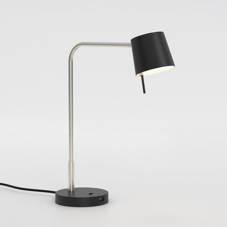 Miura Desk USB (1444007) in Matt Nickel with Cone 105 (5018052) in Matt Black