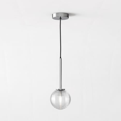 Tacoma Pendant (1429026) in Cromo Pulido with Tacoma Ribbed Glass (5036003) in Vidrio Transparente