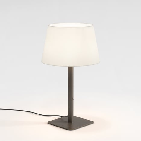Beaumont Table (1480002) in Bronzo with French Drum 330 Shade (2 Pack) (5047004) in Tessuto Bianco