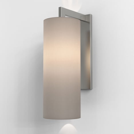 Ravello Wall (1222012) in Polished Chrome with Tube 135 (5015007) in Putty Fabric