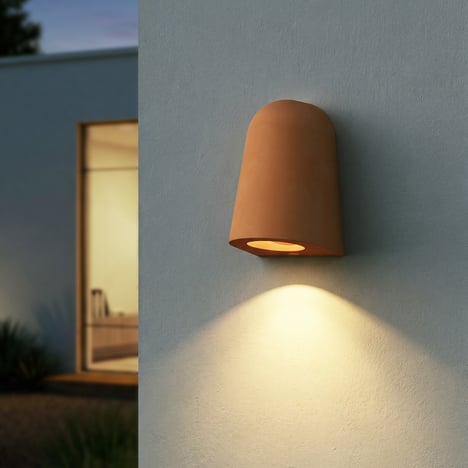 Mast Light Coastal (1317029) in Terracotta Concrete - Insitu Image 2