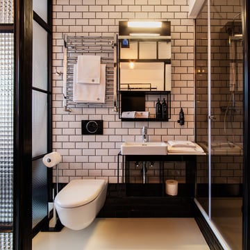 Hotel Rum Budapest - bathroom featuring Astro's Dio wall light