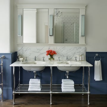 Astro's Mashiko Wall 600 - in the bathroom of London home